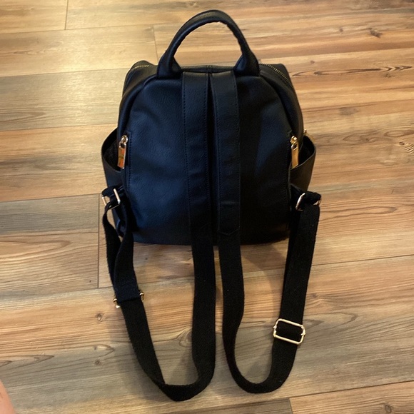 Designer Look Black Faux Leather Quilted Backpack Purse - Picture 4 of 13